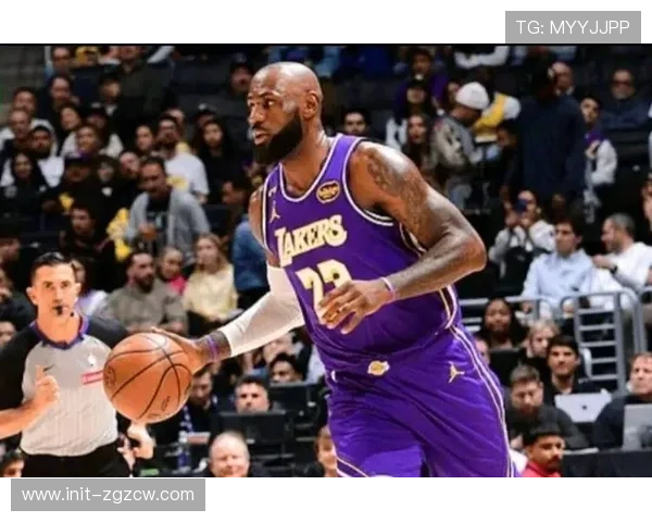 湖人三杀独行侠重返西部第五，詹姆斯连续4场助攻上双